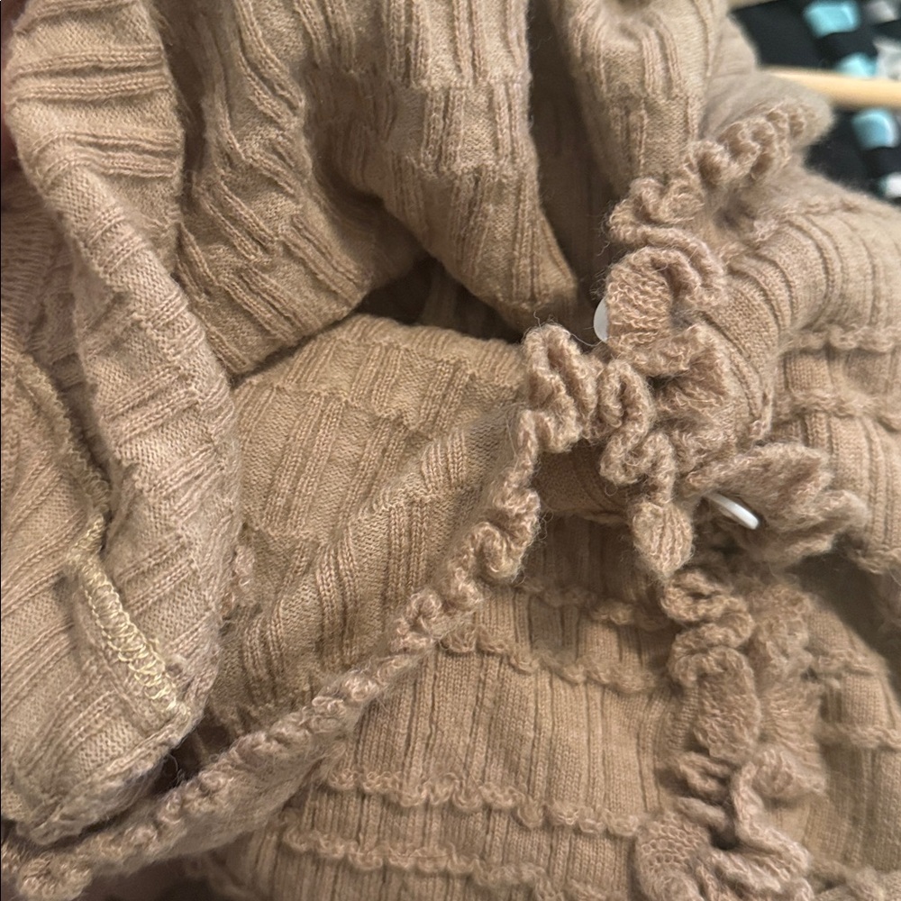 Wool Knit Sweater - Picture 9 of 9